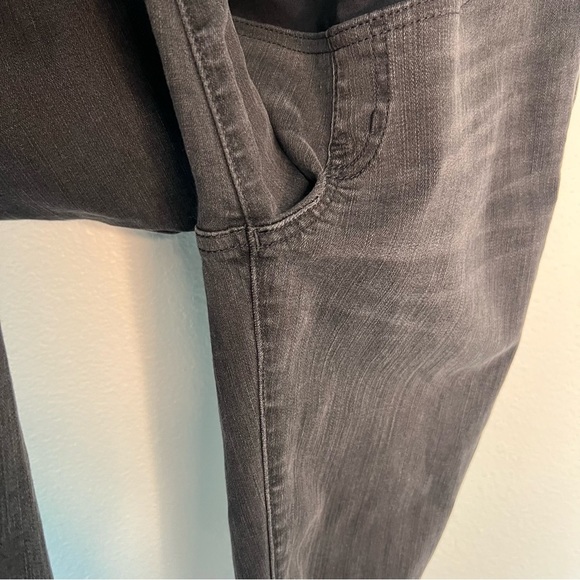 Madewell Maternity Over-the-Belly Skinny Jeans in Black Sea 29 - Picture 4 of 15